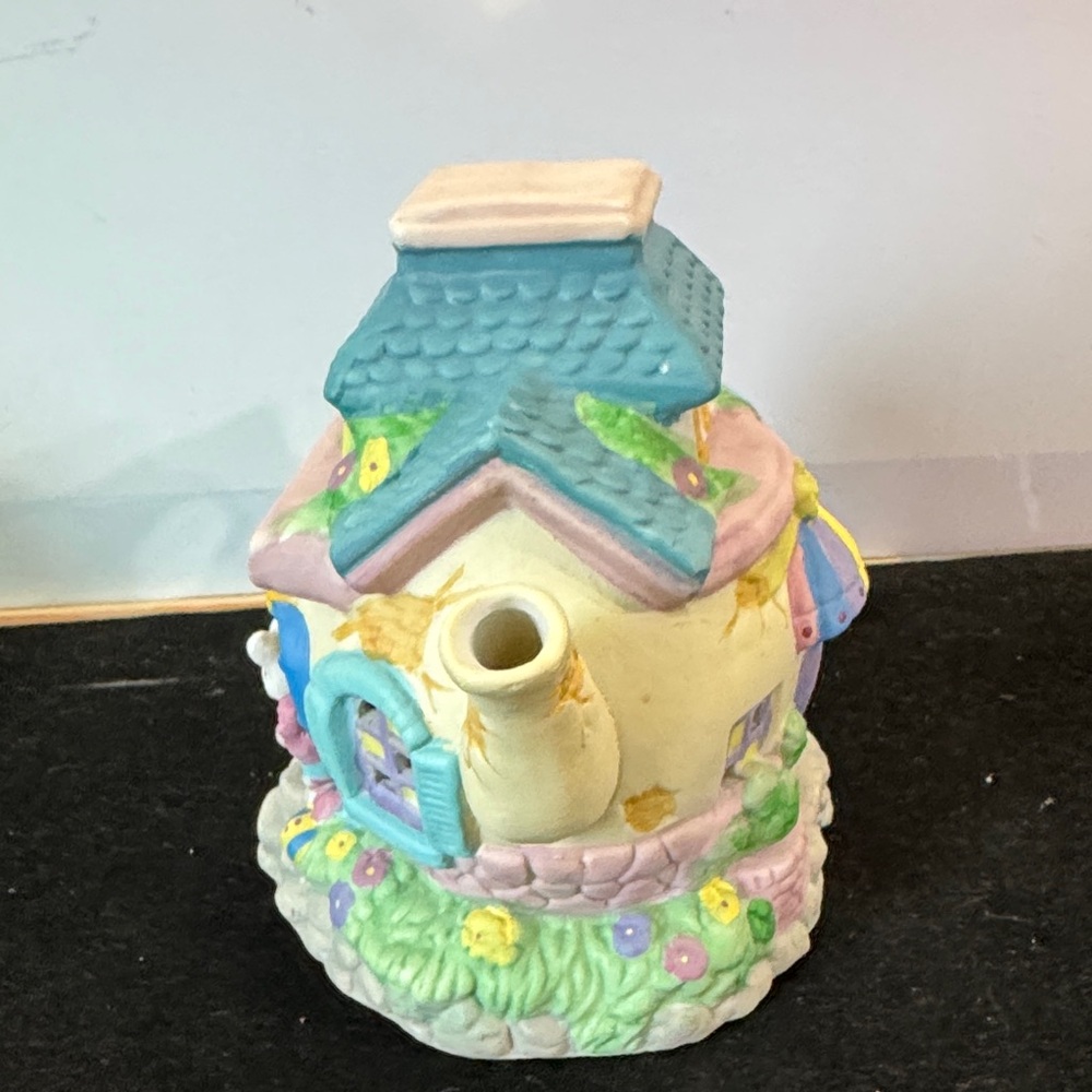 Bunny Towne Easter porcelain, hand-painted Colorful Ceramic Teapot with Hotel - Picture 5 of 6